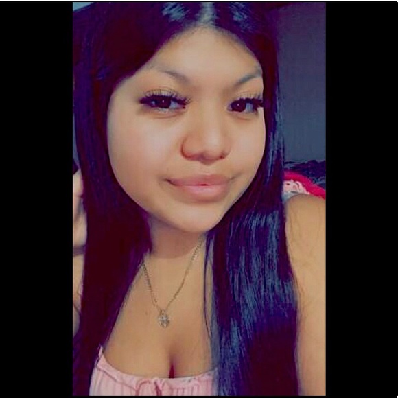 🆕 Natural Looking Eyelashes - Picture 2 of 4